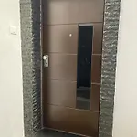 Leonard\'S Apartment